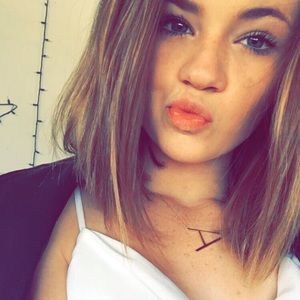 Meet your Posher, Abigail